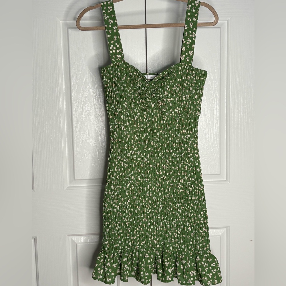 lush green floral spring dress!🌷